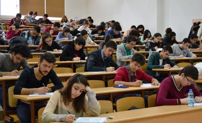 Üniversitede Devamsızlık Kaç Gün?