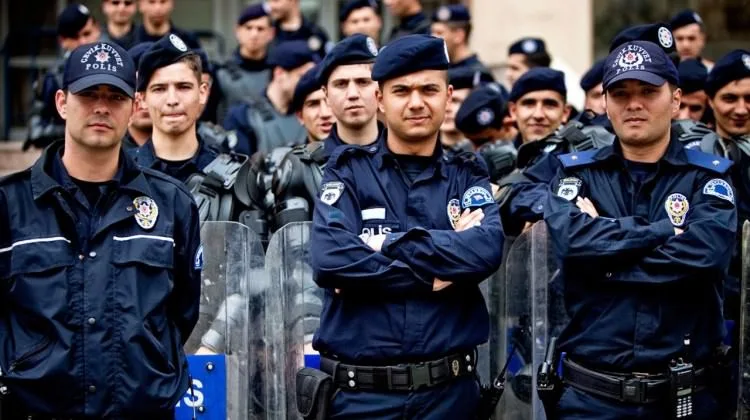 Polis Nasıl Olunur? Polis Maaşı Ne Kadar Oldu?