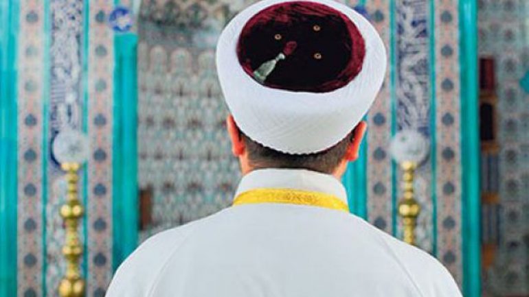 İmam Nasıl Olunur? Ne Kadar Maaş Alır?